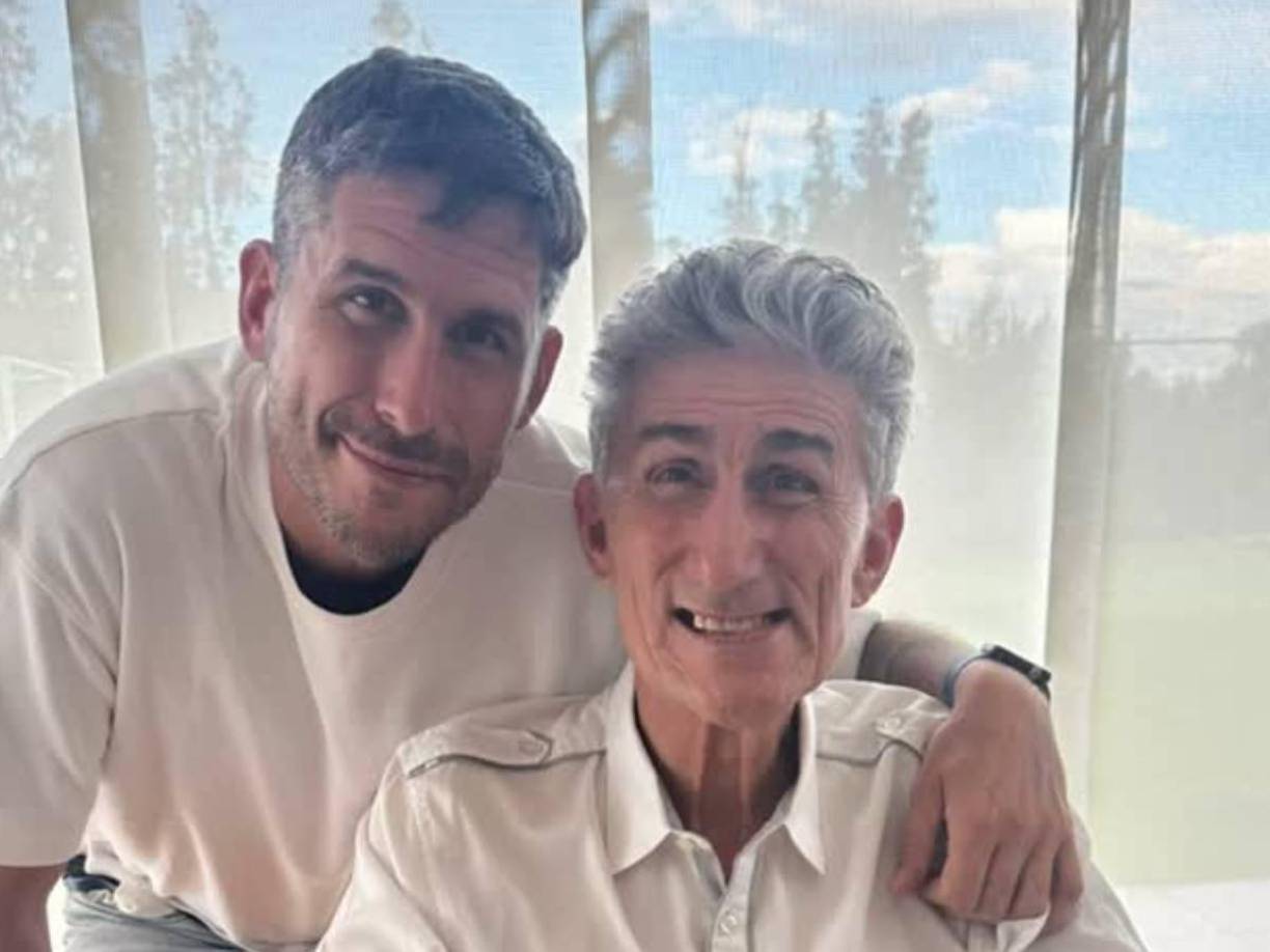 Edgardo Bauza es un exfutbolista y exentrenador argentino que desempeñó su carrera profesional como defensor central. Su hijo ha revelado de forma conmovedora la enfermedad que sufre el estratega. 