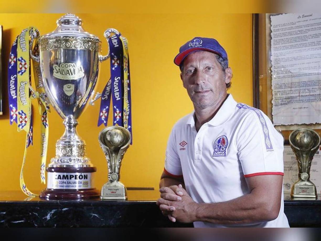 Pedro Troglio ha conquistado tres títulos de forma consecutiva como DT del Olimpia y es el fuerte candidato para ocupar el banquillo que dejará Fabián Coito.