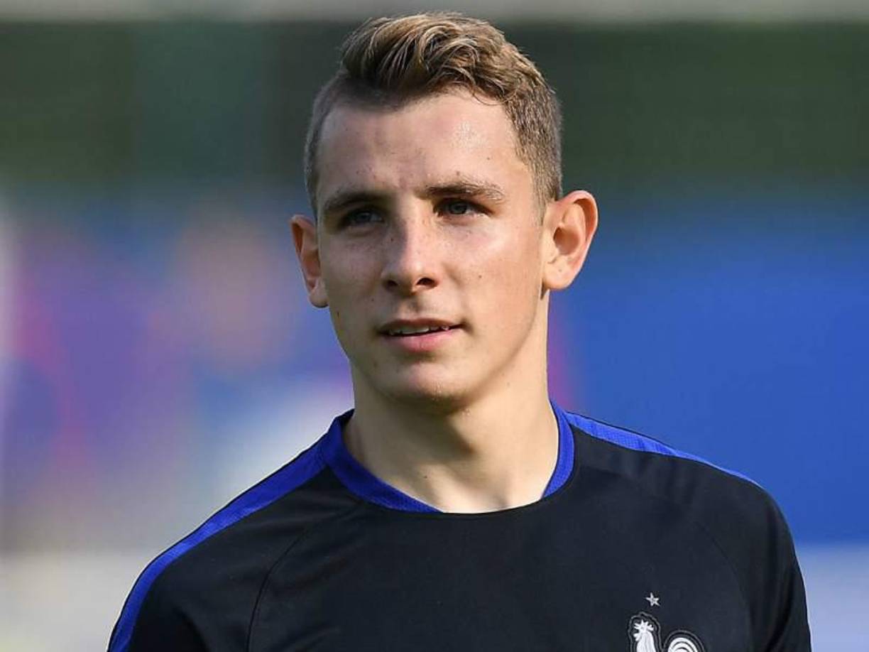 Según apunta Sky Sports, el Aston Villa estaría valorando la contratación del lateral izquierdo Lucas Digne, ex integrante del Barcelona, cuya relación con Rafael Benítez le abre las puertas de salida en el Everton. Su pase tendría una valoración aproximada de 29 millones de euros.