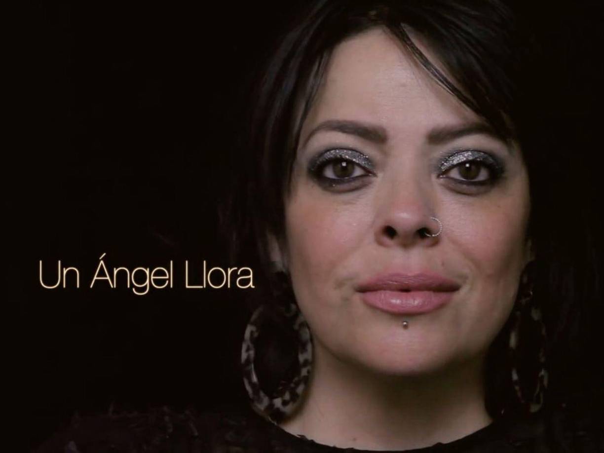 La canción fue lanzada en 2002, pero su primer aparición en plataformas digitales fue en 2012, ese primer clip posteado cuenta con un millón de reproducciones.