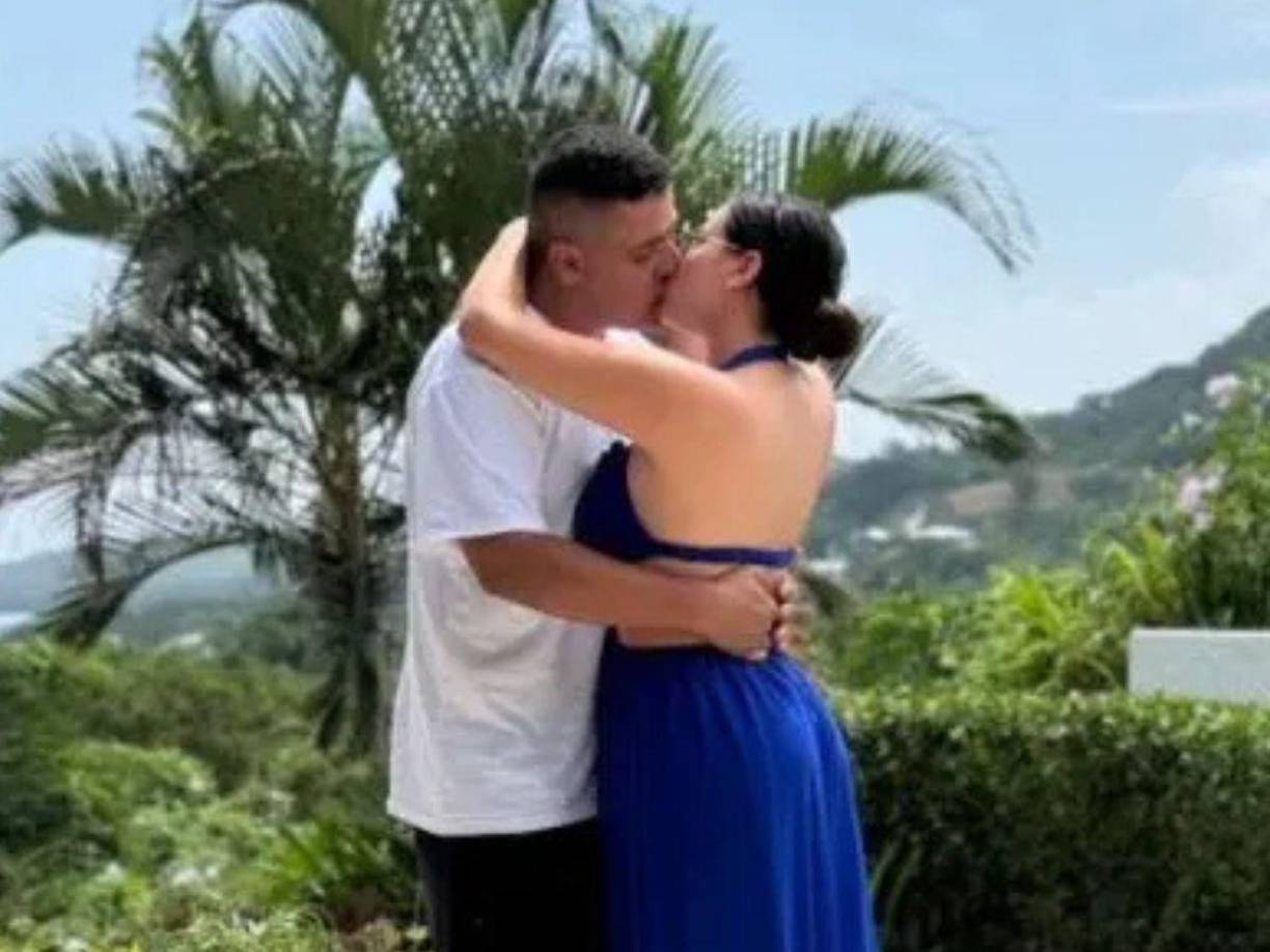 Estas declaraciones generaron especulaciones en los seguidores de la controversial pareja, quienes piensan que Alejandra Rubio espera su primer bebé. 