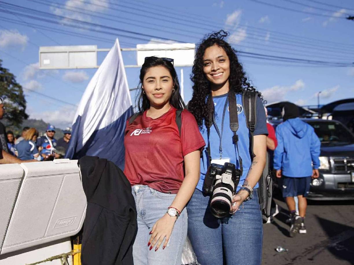 Las bellas chicas presentes y que posaron para la Lente de LA PRENSA.