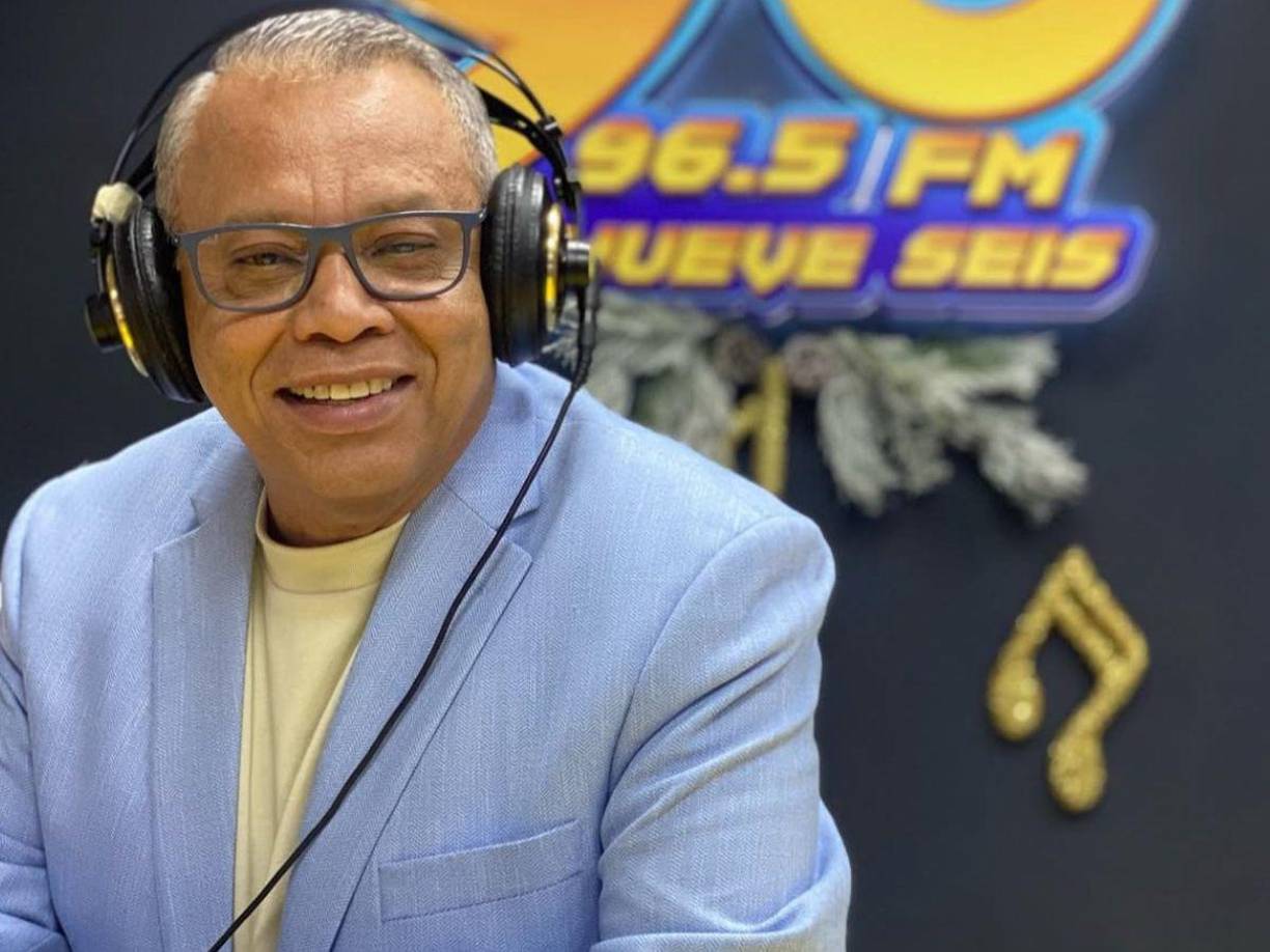 Este viernes fue invitado a un programa radial por motivo de su cumpleaños número 63, donde habló de su trayectoria profesional, su vida personal, entre otros temas; sin embargo, mencionó un tema que dejó sorprendidos a todos sus seguidores. 