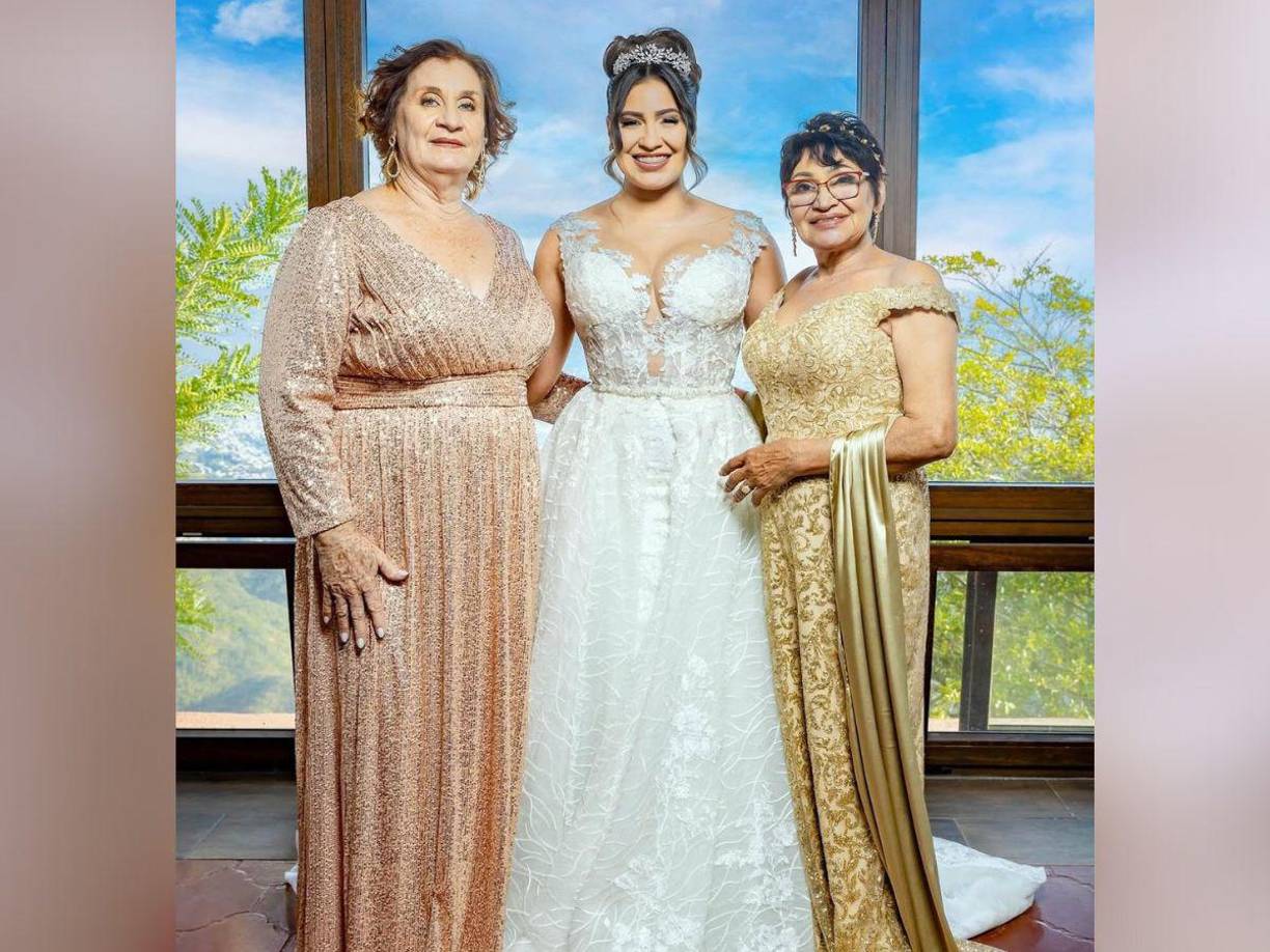 Asimismo, explicaron que también se encargaron de vestir a su mamá y a su suegra. 