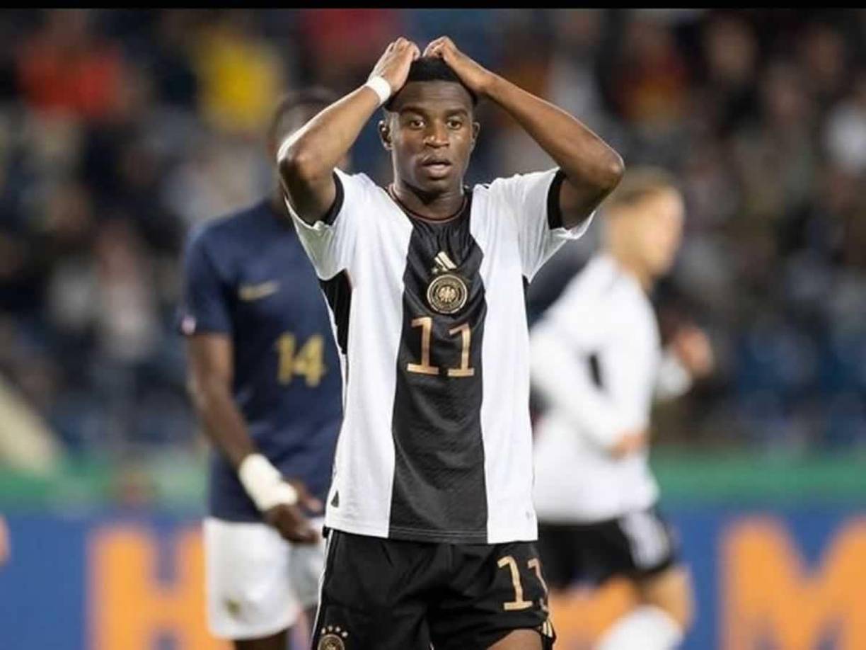 Luego de sus pasos por las selecciones juveniles alemanas, Moukoko fue confirmado entre los 26 jugadores que viajaron al Mundial de Qatar 2022 con Alemania. Ya había debutado en un amistoso previo contra Omán, duelo en el que rompió el récord como debutante más joven desde 1954 (pertenecía a Uwe Seeler).