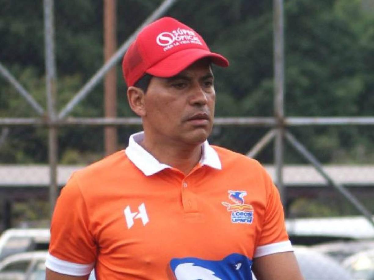 Orlando López fue ratificado en el banquillo de los Lobos de la UPNFM debido a su buen trabajo con la institución.