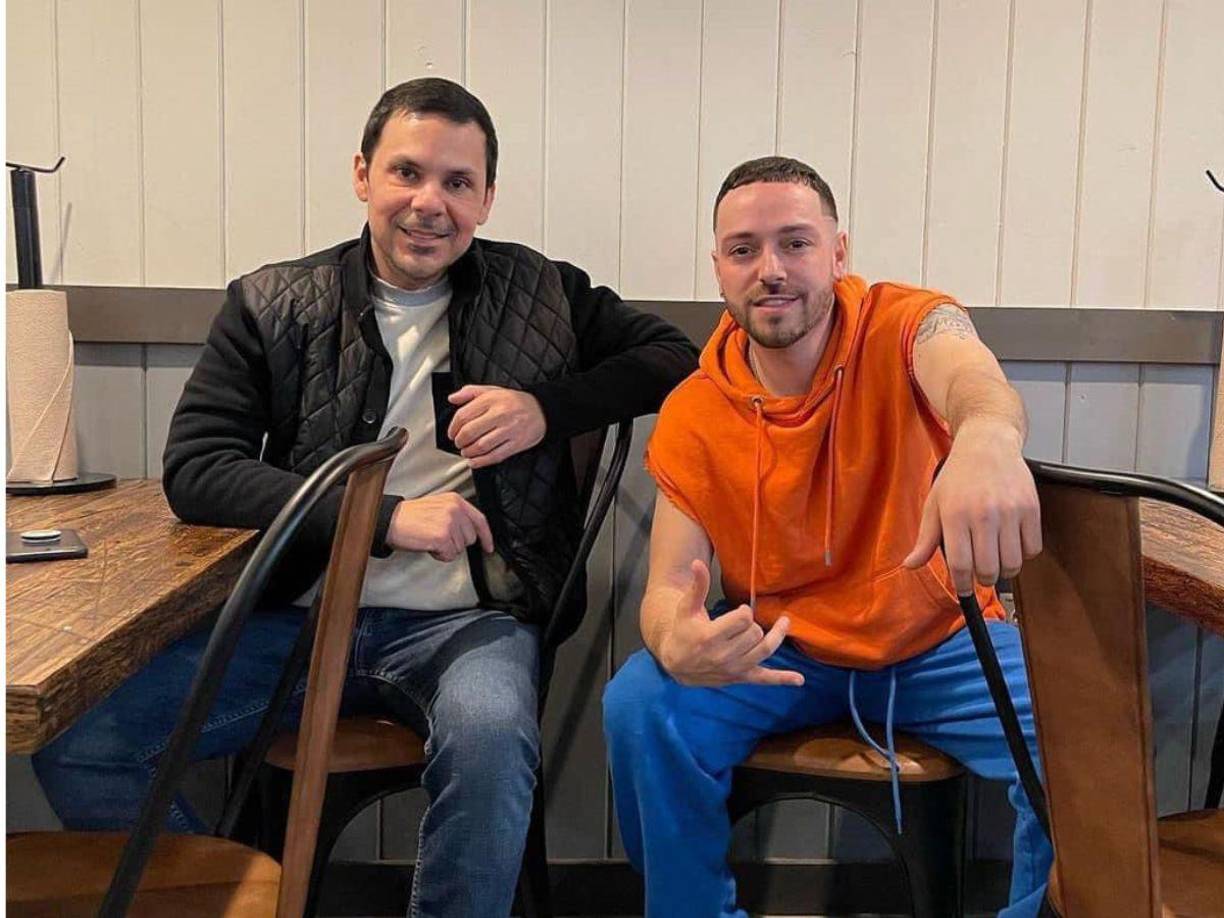 “Sí, ¡Pee Wee lleva tres años casado!”, dijo una fuente cercana a la pareja.