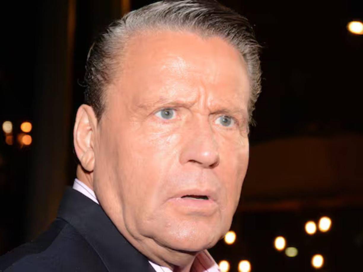 “Mira, Ninel Conde es una de las 256 millones que me importan 3 cacahuates, así que ni veo sus fotos, ni me interesa, ni escucho lo que dice, ni nada. Me cae muy mal, además”, dijo Adame.