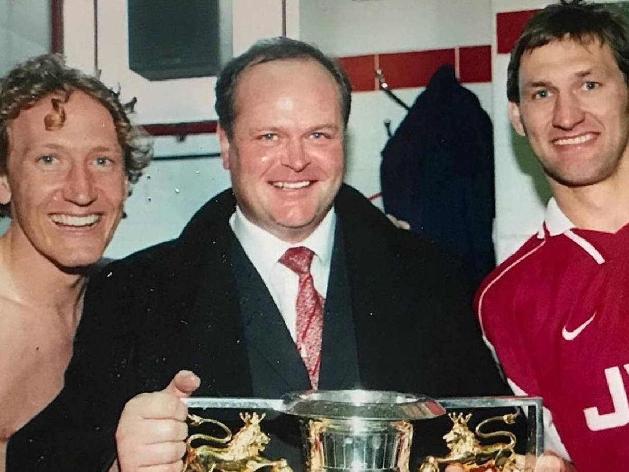 Además, en cuanto al aspecto familiar la bebida terminó por afectar su relación e incluso le alejaron de sus hijos.