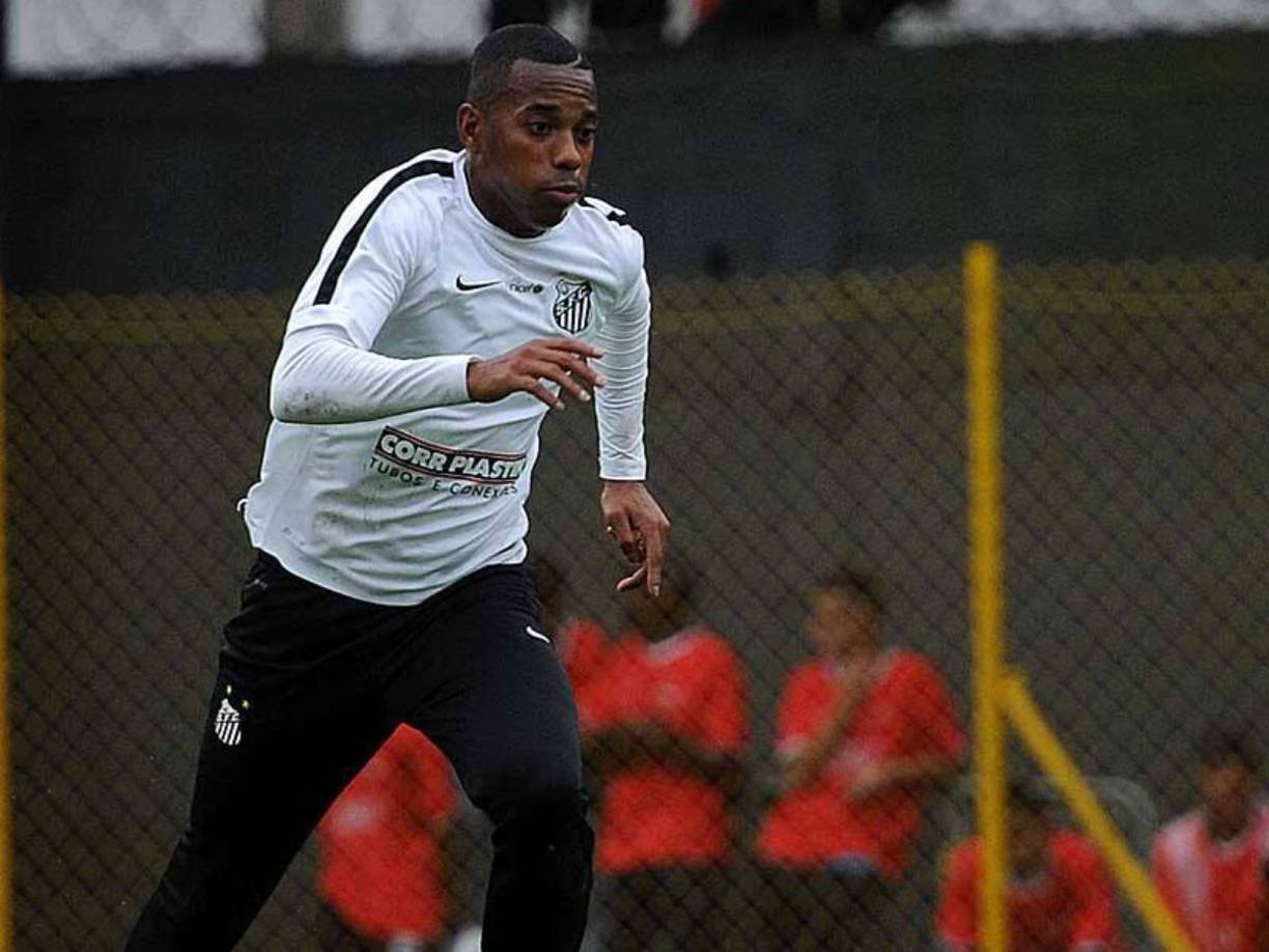 Entre los votos destacados, el magistrado Alexandre de Moraes subrayó que la condena es definitiva y recordó que la justicia brasileña no puede reexaminar los hechos juzgados por el tribunal italiano, que estableció de forma categórica la culpabilidad de Robinho en los delitos imputados.