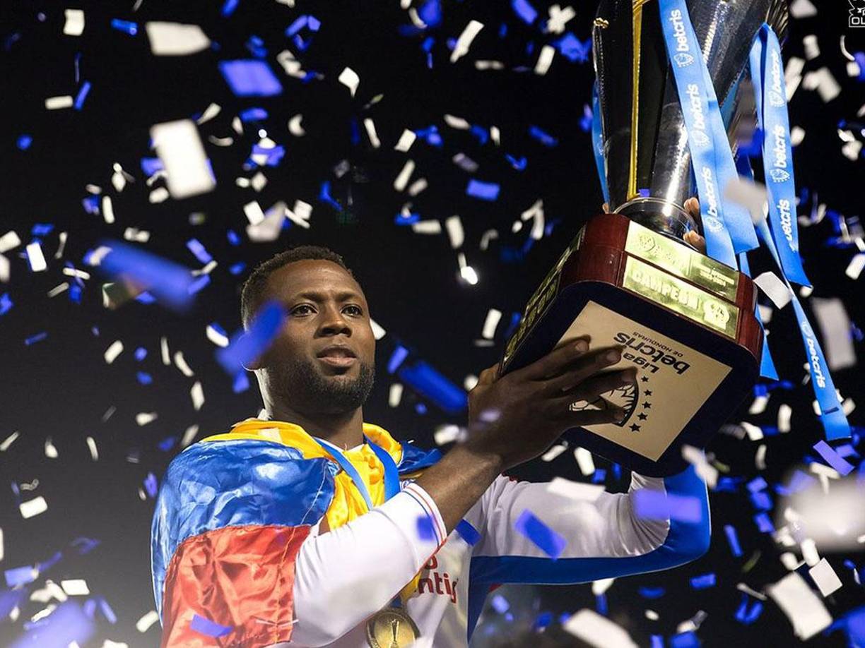 Yustin Arboleda se ha convertido en la figura del Olimpia ya que con sus goles en las finales le da dado los últimos dos títulos e Liga Nacional al cuaro olimpista. 