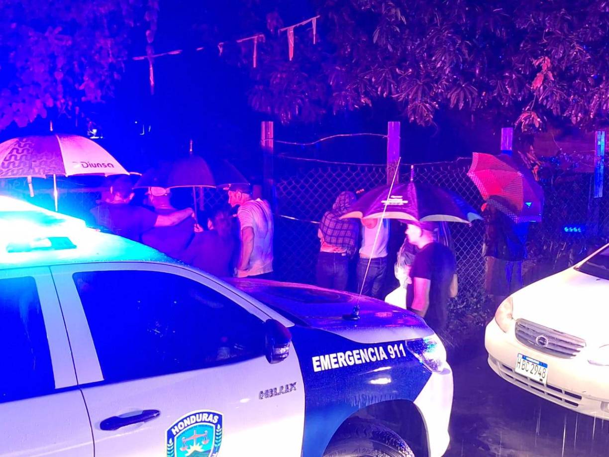 Las autoridades aseguraron que ya tienen plenamente identificado al autor del triple asesinato y en las próximas horas podría ser capturado. 