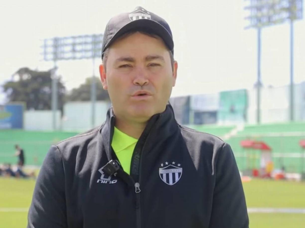 Javier López - Marathón está en días claves para definir a su técnico. Los verdolagas buscan un entrenador que conozca el fútbol centroamericano y el exentrenador español del Antigua GFC de Guatemala está en la lista.