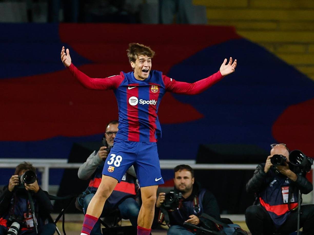 Un debutante de 17 años, <b>Marc</b> <b>Guiu</b>, en el primer balón que tocó como futbolista profesional, dio la victoria 1-0 al Barcelona en su estadio frente al Athletic Club. ¿Quién es él? A continuación te informamos.