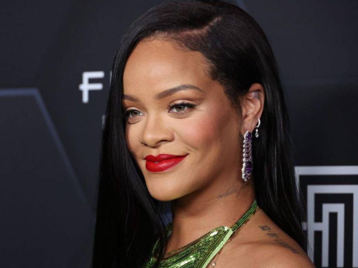 Es así como ha incrementado sus ganancias exponencialmente no solo en la música sino en su empresa de maquillaje.