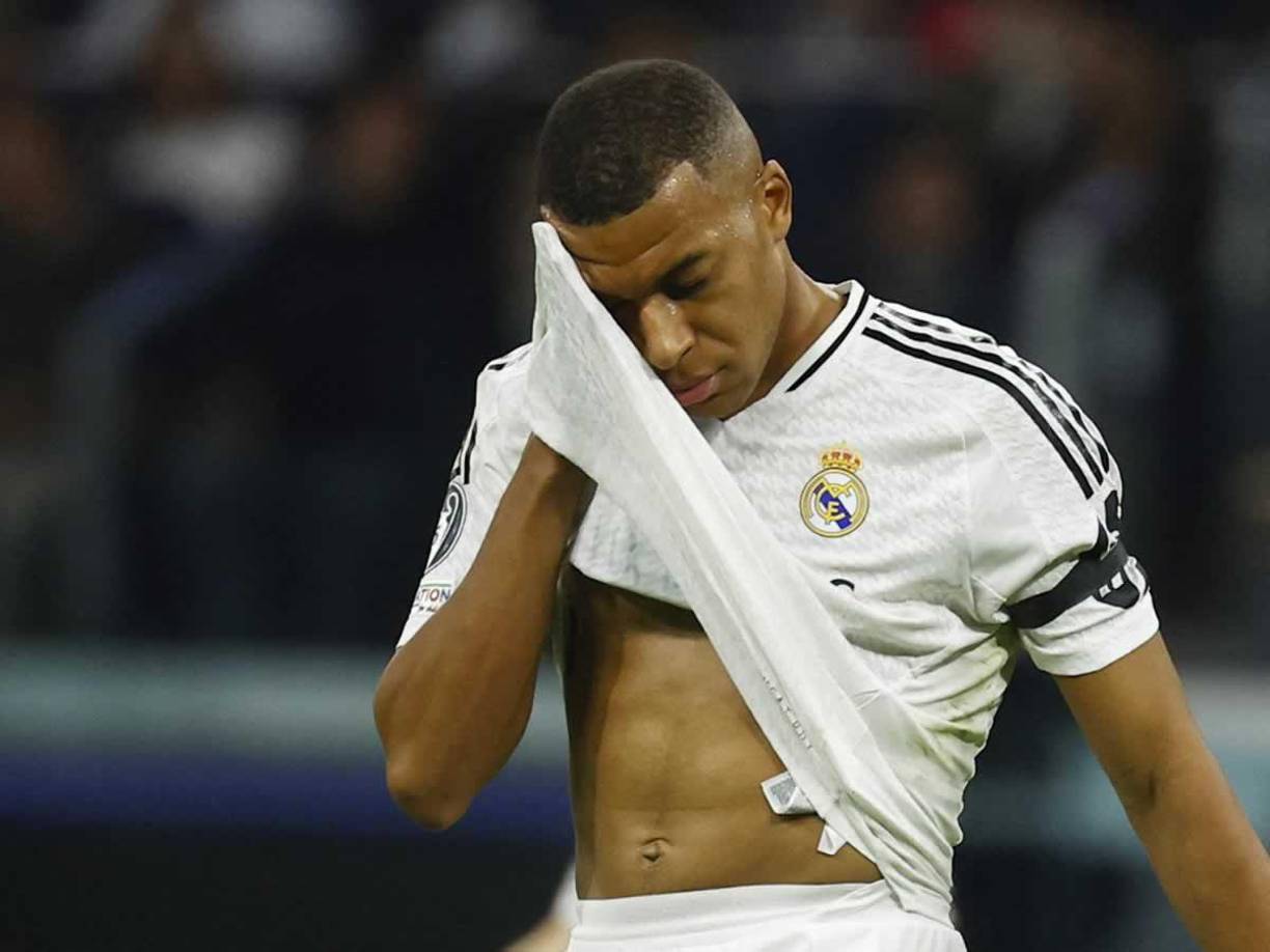 La imagen no pasó desapercibida, y varios comentarios comenzaron a cuestionar el comportamiento del delantero, acusándolo de falta de profesionalismo en un club de la talla del Real Madrid.