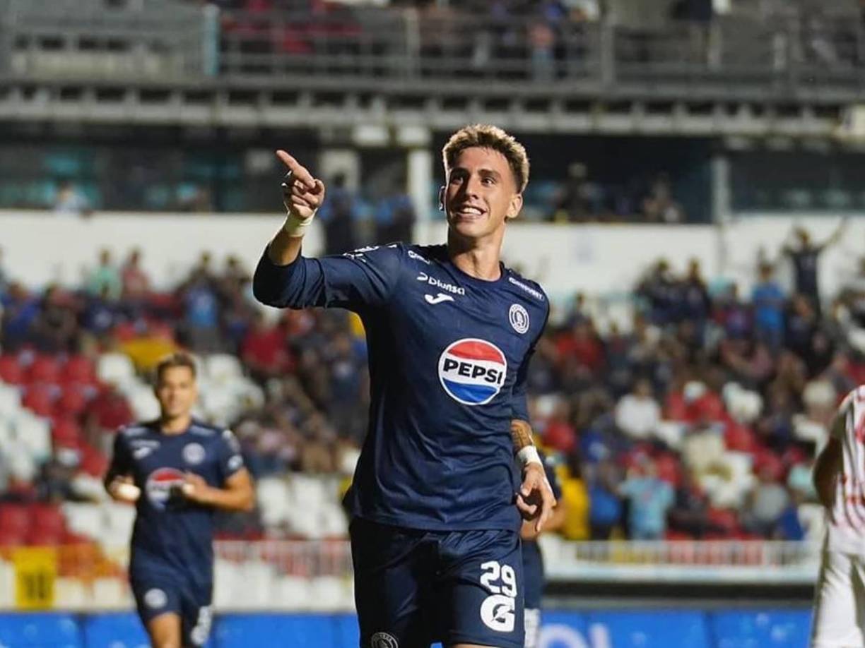 Además de sus goles con Motagua, Rodrigo ha dado de qué hablar en las últimas horas ya que se vinculó en una supuesta relación con Laura Meza. 