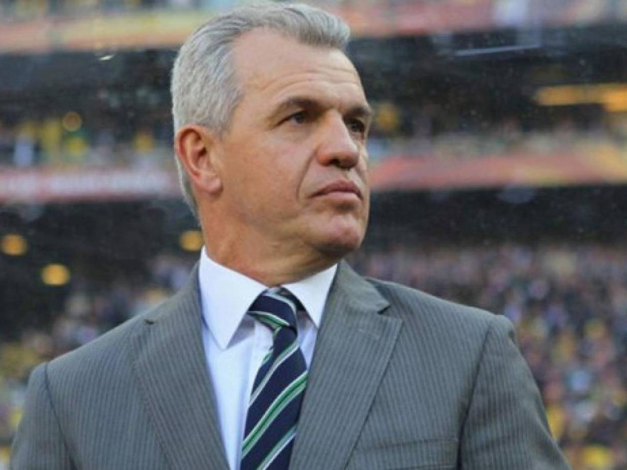 El 15 de octubre, horas antes de dirigir un partido ante Estados Unidos, el entrenador Javier Aguirre ingresó a una clínica para revisarse la espalda en la occidental ciudad de Guadalajara, informó la Federación Mexicana de Fútbol.