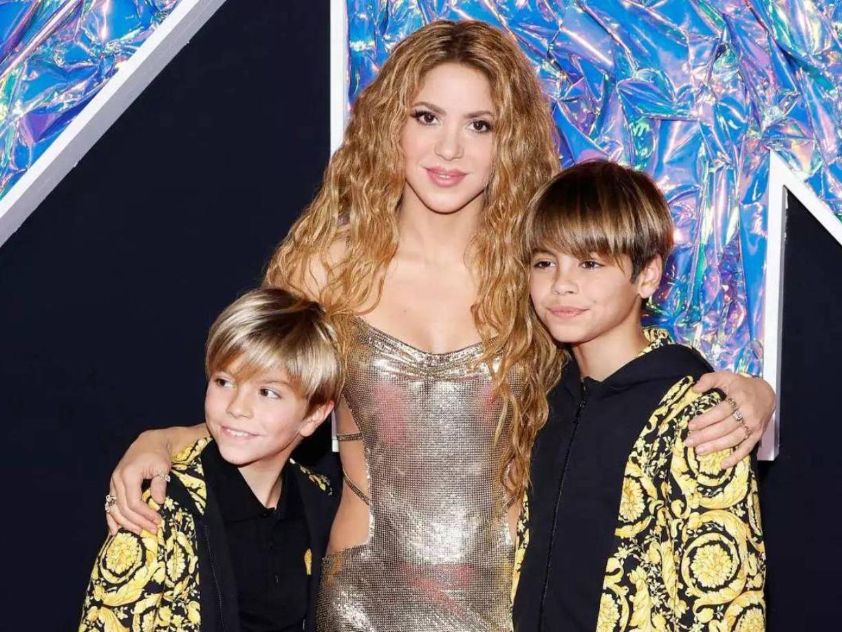 El Nacional de Cataluña alega que Shakira habría tomado una medida legal para que sus hijos no se reunieran con la novia del exfutbolista catalán.