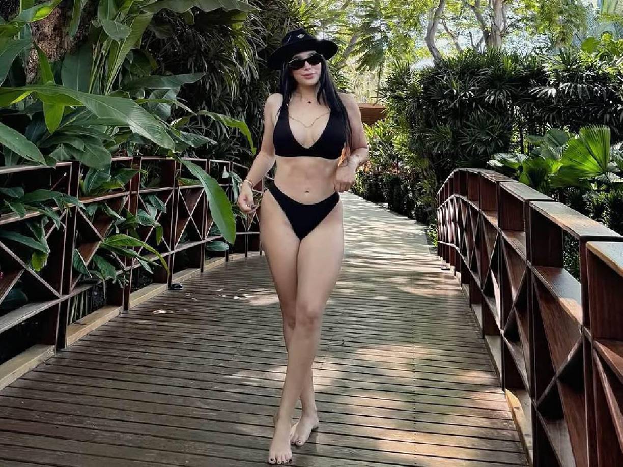 Adriana Castillo cuenta con más de 100 mil seguidores en Instagram, donde comparte sus actividades diarias, su negocio y además presumir de su cuerpazo.