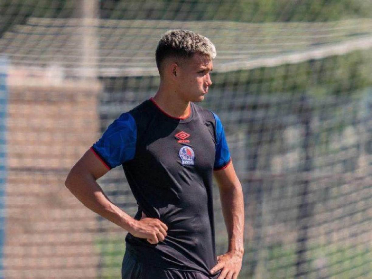 André sufrió una rotura de ligamentos previo al inicio del torneo Apertura 2024 de Liga Nacional. El defensor central está en la recta final de su recuperación.