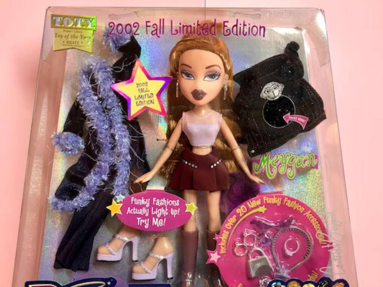 A Larian le parecieron horrendas, pero una persona que estaba allí iba a salvar su negocio, y esta era la hija del CEO de MGA Enterteinment. A la pequeña le encantaron.