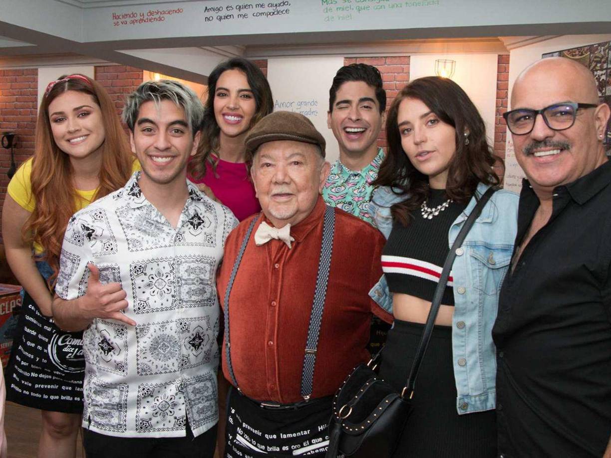 En una reciente entrevista con Maxine Woodside, Omar reveló que la producción de ‘Como dice el dicho’ fue cancelada hace unos momentos y no planea grabar nuevos episodios para el próximo año.