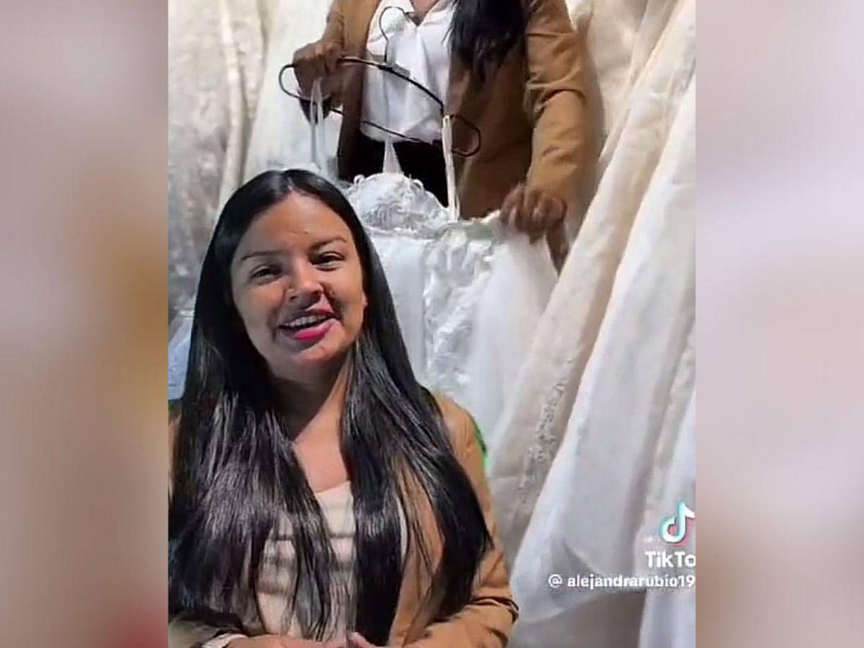 ”Lo que han consumido fue facturado en su totalidad, el valor de cada una no nos compete mencionarlo por respeto a nuestra clienta. Si Alejandra ha decidido etiquetarnos y generar contenido, es porque es la dinámica normal que se sigue en las bodas en agradecimiento al producto y servicio brindado”, añadió. 