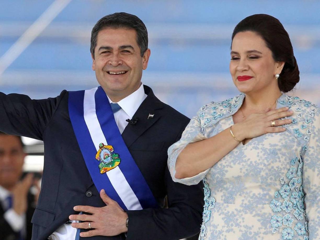 Como profesional del derecho que soy, analice y estudie las vergonzosas acusaciones que la justicia de su país presentó contra un hombre honorable como es mi esposo Juan Orlando y que han dañado nuestra familia y a nuestro país. 