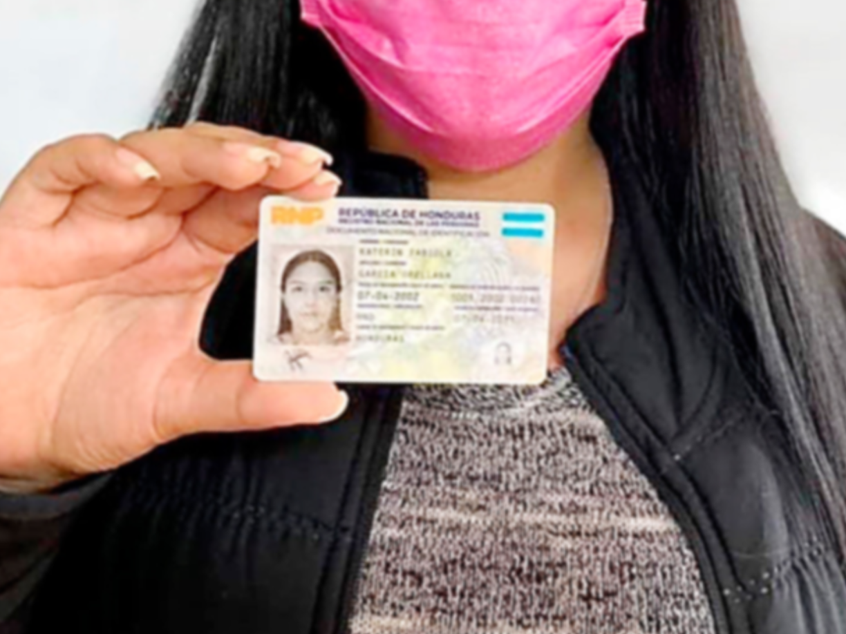 2. Fotocopia de la tarjeta de identidad del solicitante, o solicitantes (socios aplica a una sociedad mercantil), del representante legal o apoderado legal según sea el caso. Si el solicitante es extranjero, debe presentar copia de su carnet de Residencia o Pasaporte.