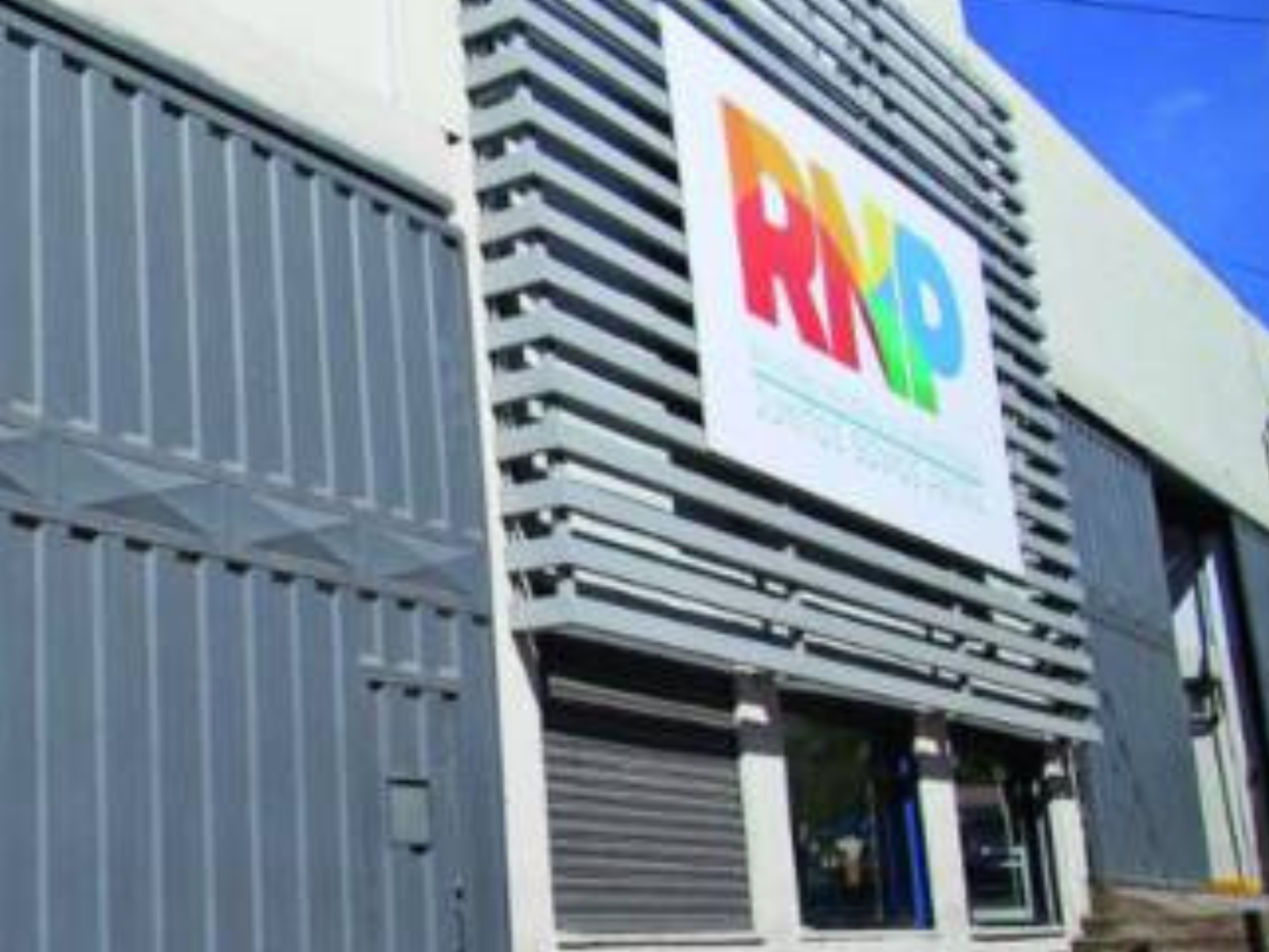 2. Llevar el documento y el recibo pagado a la Secretaría General del RNP ubicada en Tegucigalpa, Bulevar Morazán, Edificio Villatoro, primer piso.