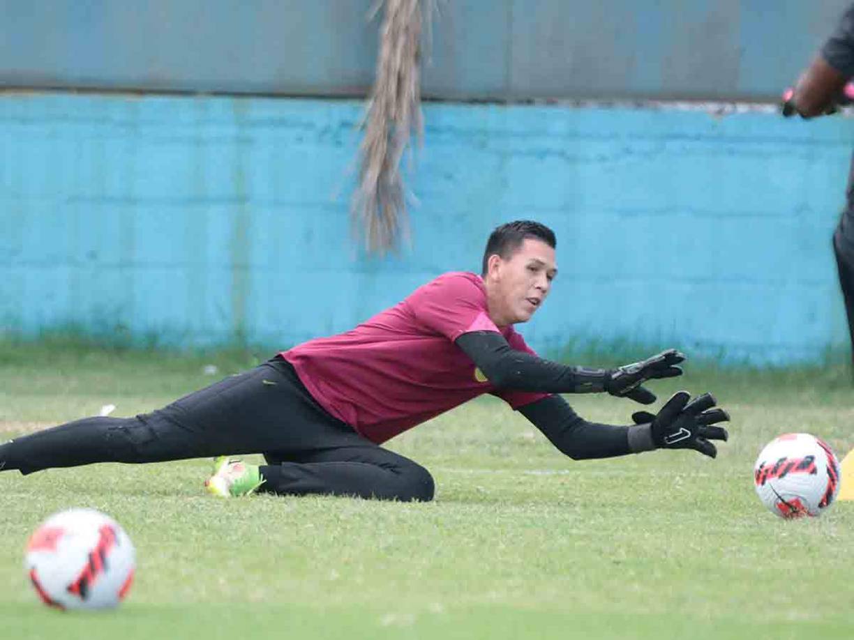 Orlando Ponce señaló que Michael Perelló no daba seguridad en el arco del Real España y destacó el regreso de Buba López a la portería de la máquina. Aquí se generó la nueva polémica sobre el periodista. 