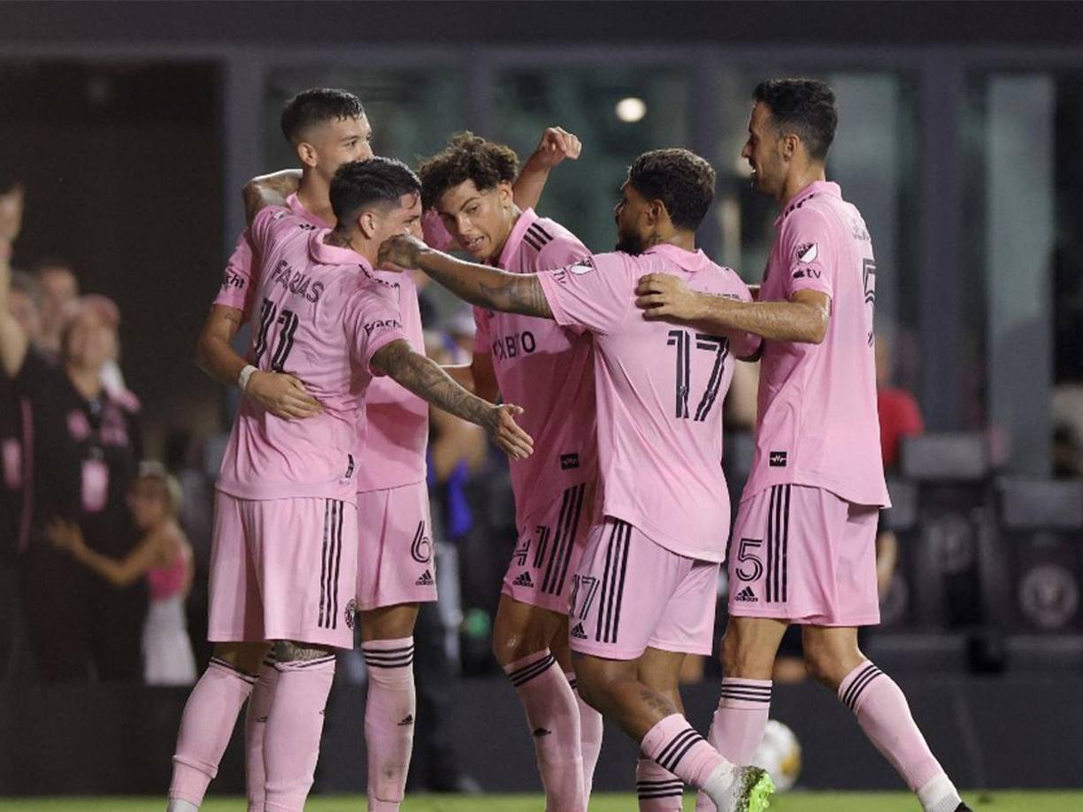 Al borde del descanso, el Inter se avanzó con una diana en el minuto 45+3 del joven argentino Facundo Farías, que aprovechó una mala salida del arquero Tomás Romero, y luego amplió la ventaja por mediación del finlandés Robert Taylor (54 y 87) y del argentino-estadounidense Benjamín Cremaschi (73).