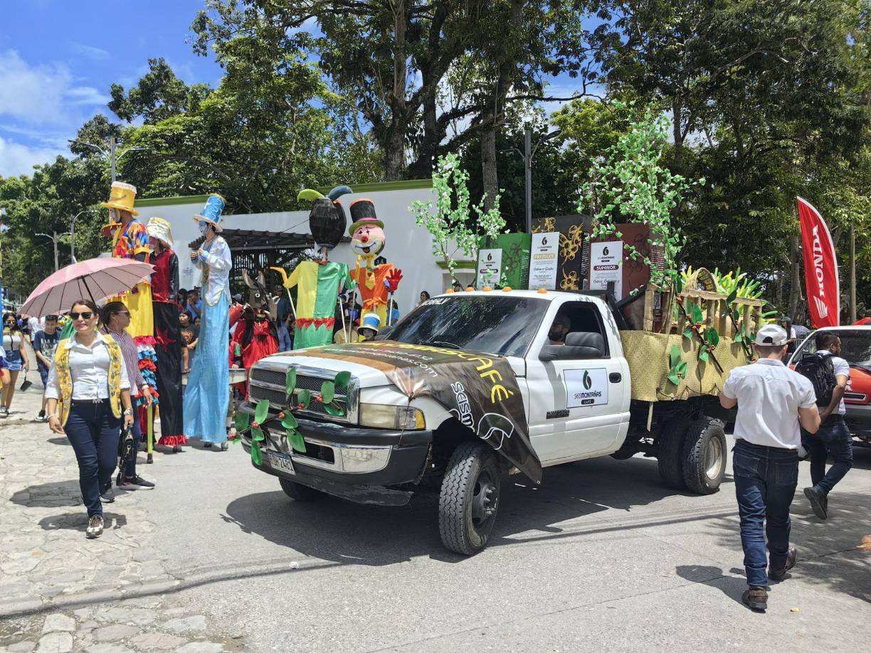 Este año, la feria se distingue por su enfoque en actividades <b>deportivas</b>, como torneos de <b>fútbol</b> que han atraído a numerosos equipos y espectadores.