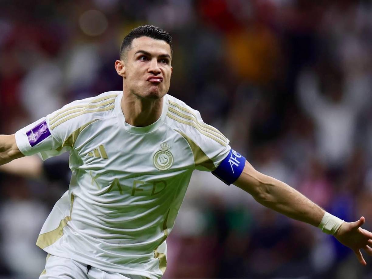 CR7 tomó la decisión de continuar una temporada más jugando con el equipo Al Nassr del fútbol de Arabia Saudita y lo hará con un contrato irrechazable . 