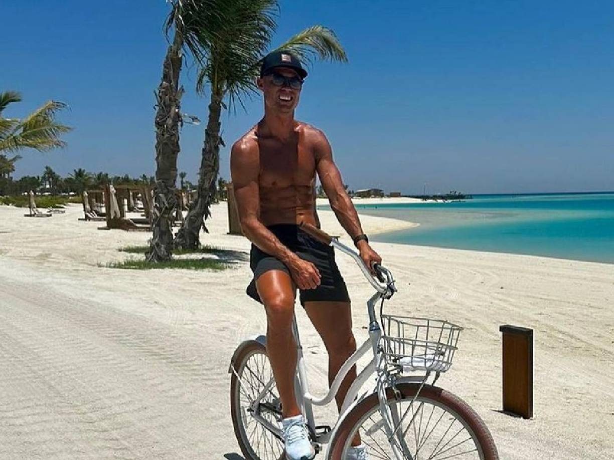 Sin embargo, ahora ambos están disfrutando de un pequeño espacio libre sin su familia y Georgina fue la encargada de compartir las imágenes con el portugués.