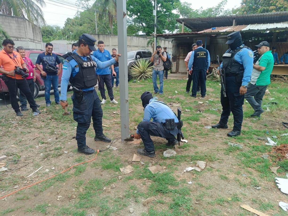 Desde esa zona, el funcionario informó que se han capturado a dos pandilleros más de la pandilla Barrio 18, vinculados a la masacre de 13 personas en colonia Victoria, de Choloma. 