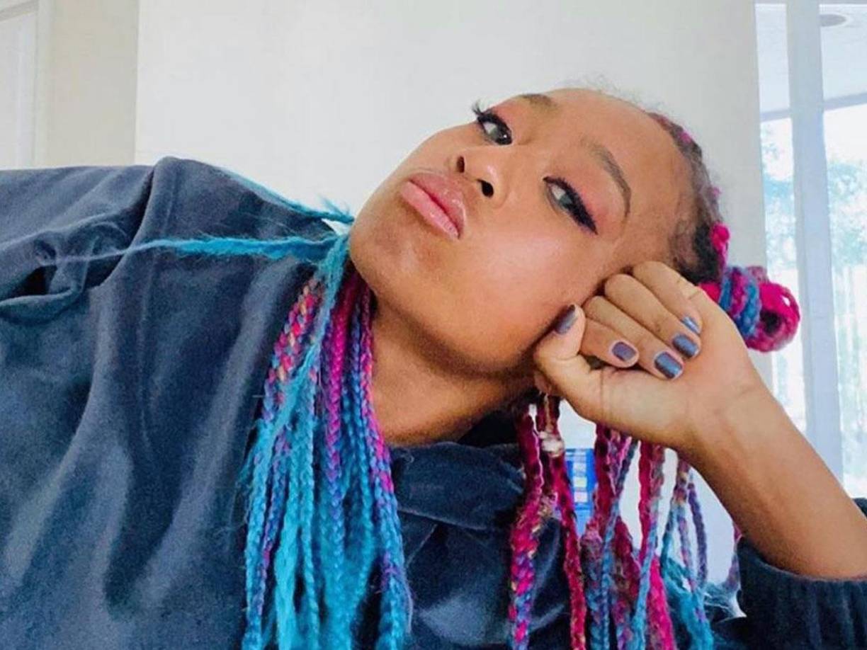 En un impactante mensaje en redes sociales, le advirtió a su padre con tomar acciones legales, incluyendo el contacto con la Policía, en caso de que la situación de hostigamiento continúe.