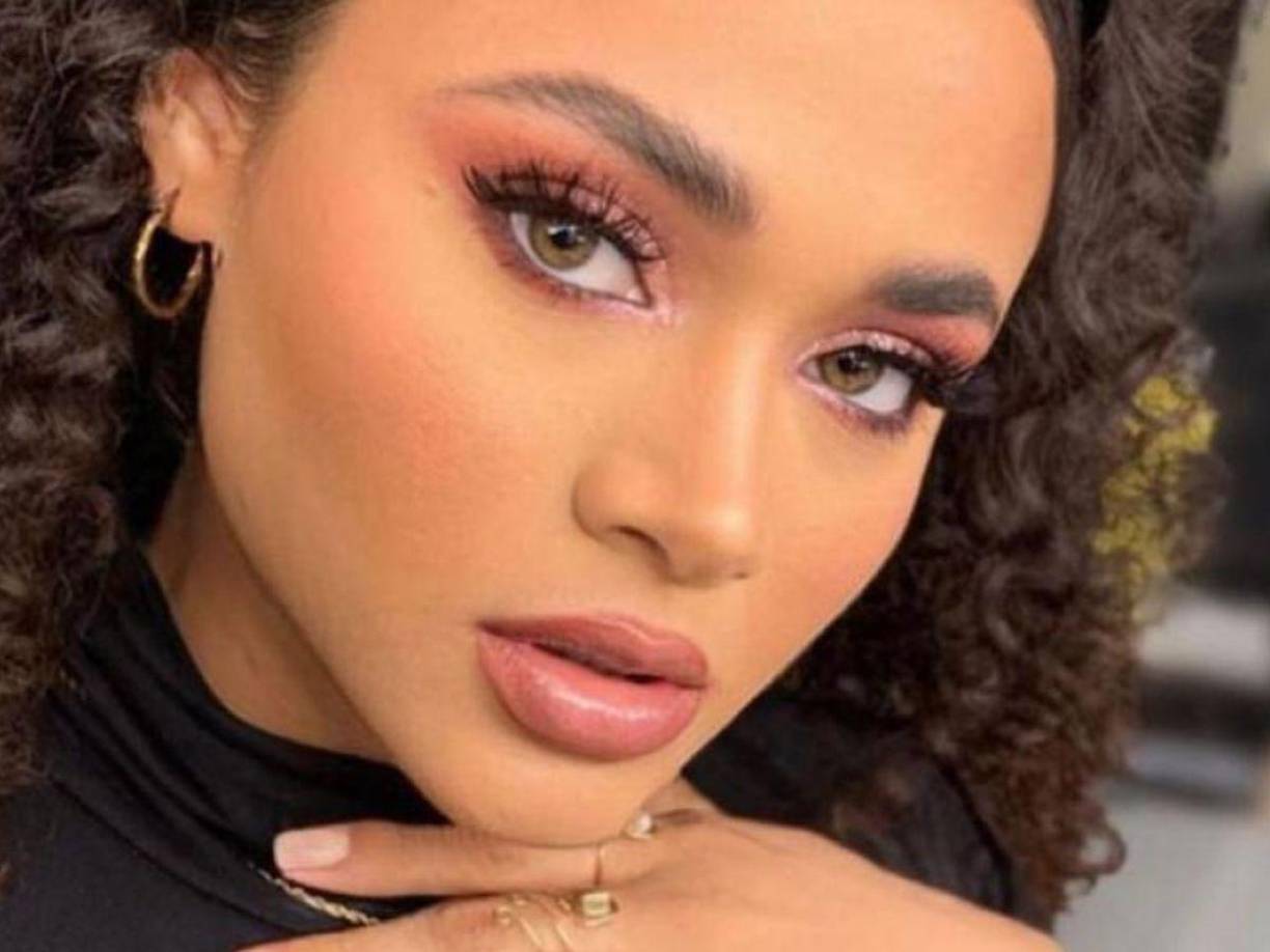 “Ya le escribí a la madrina y le pedí perdón, pensé que a ella también le iba a causar gracia jaja ya le dije que se nos una también a nuestro fandom del icónico Como la flor no es en son de burla hacia ella, ya le dije que hay que hacerlo un meme viral @MyriamMonteCruz”, se leyó en su mensaje.