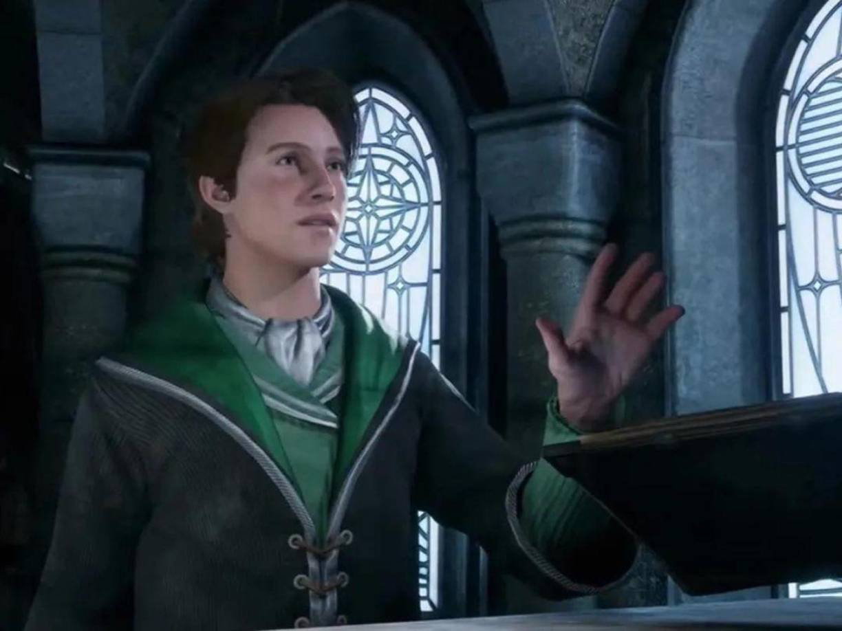 El videojuego nos pone los pies de un estudiante de quinto año que acaba de llegar a Hogwarts.