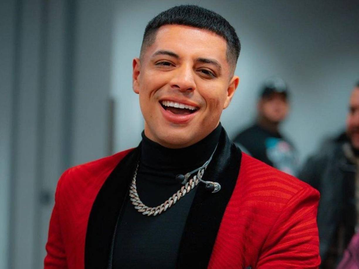 “No tenía a los plebes, no tenía a la mujer... Es la única vez que lo voy a decir, es el motivo por el cual ya me quiero ir a la ver... Una hernia hiatal se va complicando, a mi me valió, eso se hace esófago de Barret y eso se hace cáncer”, agregó.