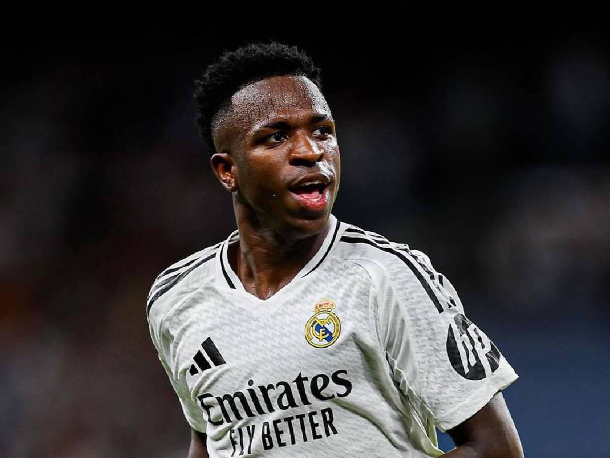 7. El brasileño Vinicius Junior, es séptimo con un total de 55 millones de dólares de ingresos, cuarenta de sueldo y quince lejos del campo.