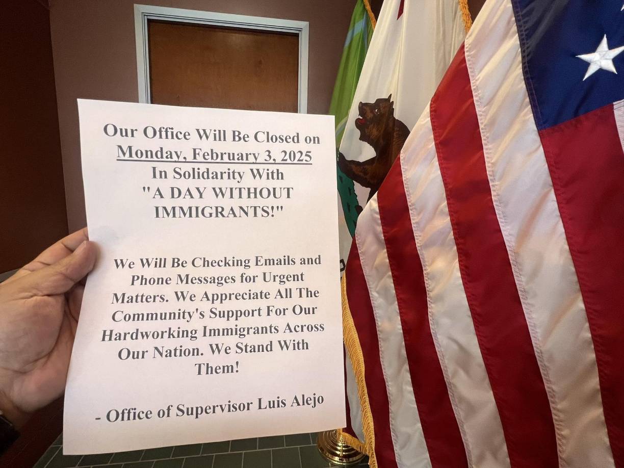 Para Víctor Narro, director de proyectos del Centro Laboral de la Universidad de California, Los Ángeles (UCLA), la protesta del lunes pone de relieve que con una población que envejece y las tasas de natalidad cayendo, la economía del país va a depender más y más de la fuerza laboral inmigrante.