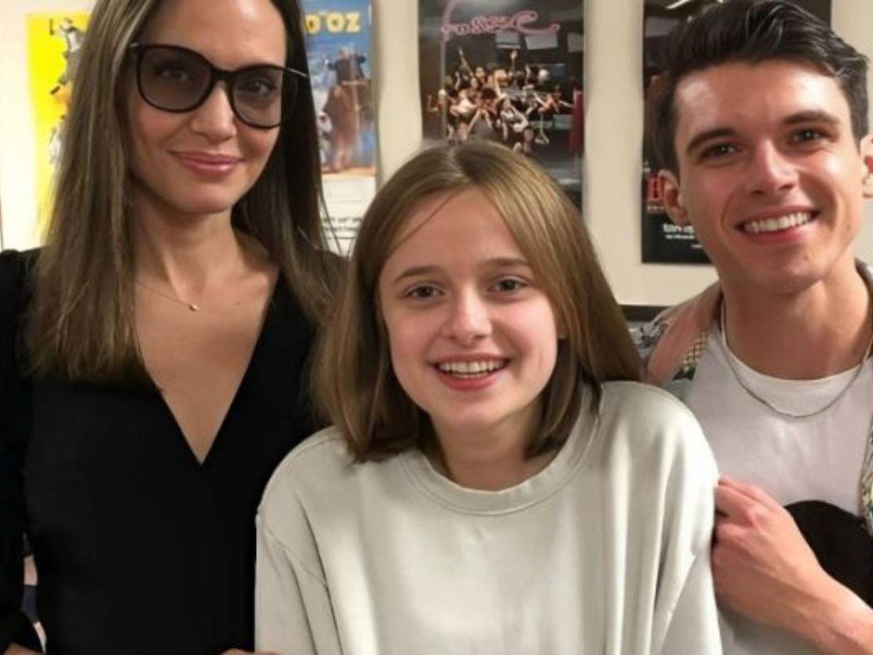 Vivienne y Knox son Mellizos, nacieron el 12 de julio del 2008 en Francia. 