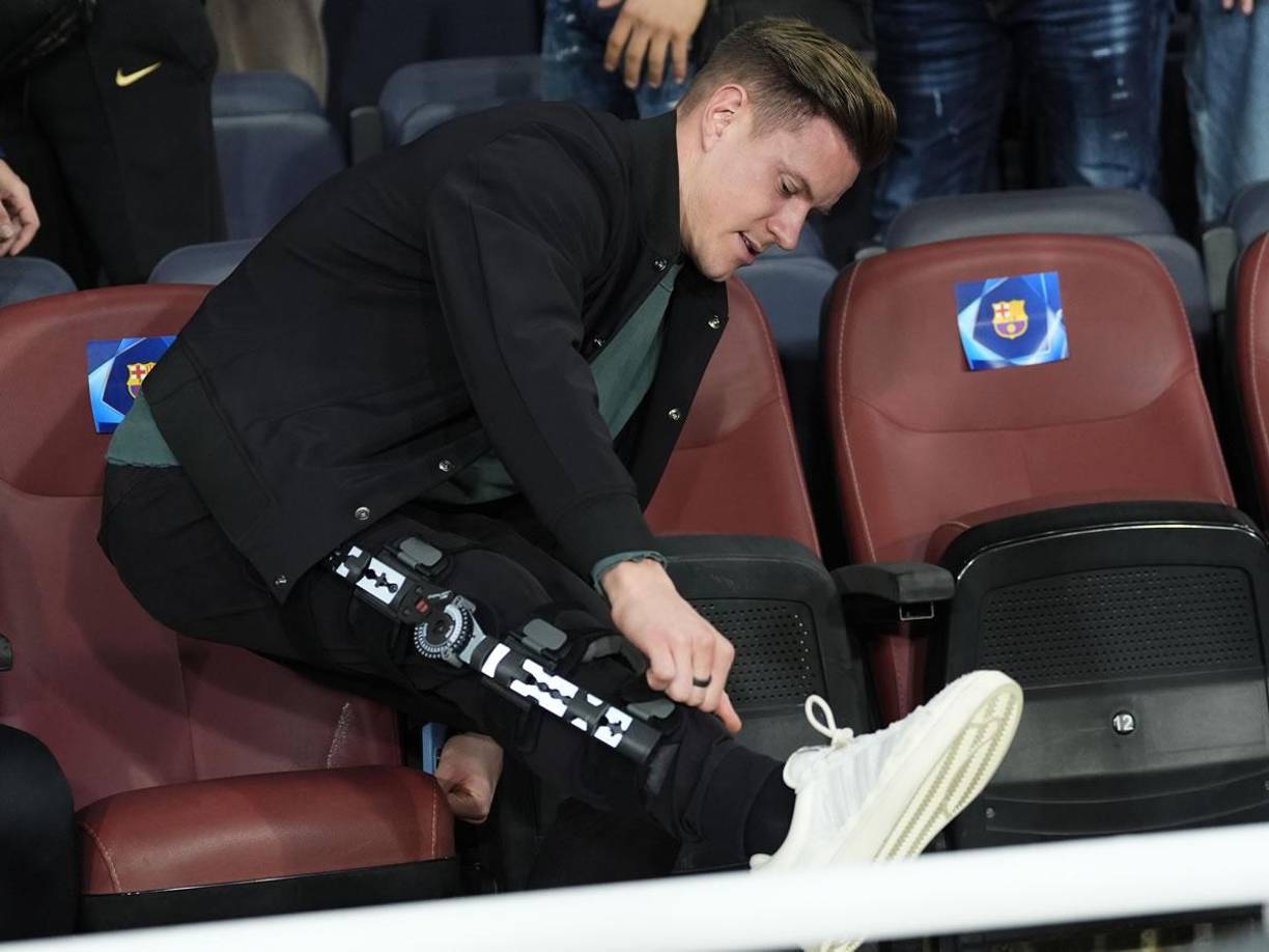 El guardameta alemán del FC Barcelona, Marc-André ter Stegen, asistió al estadio para ver el partido contra el Bayern Múnich.