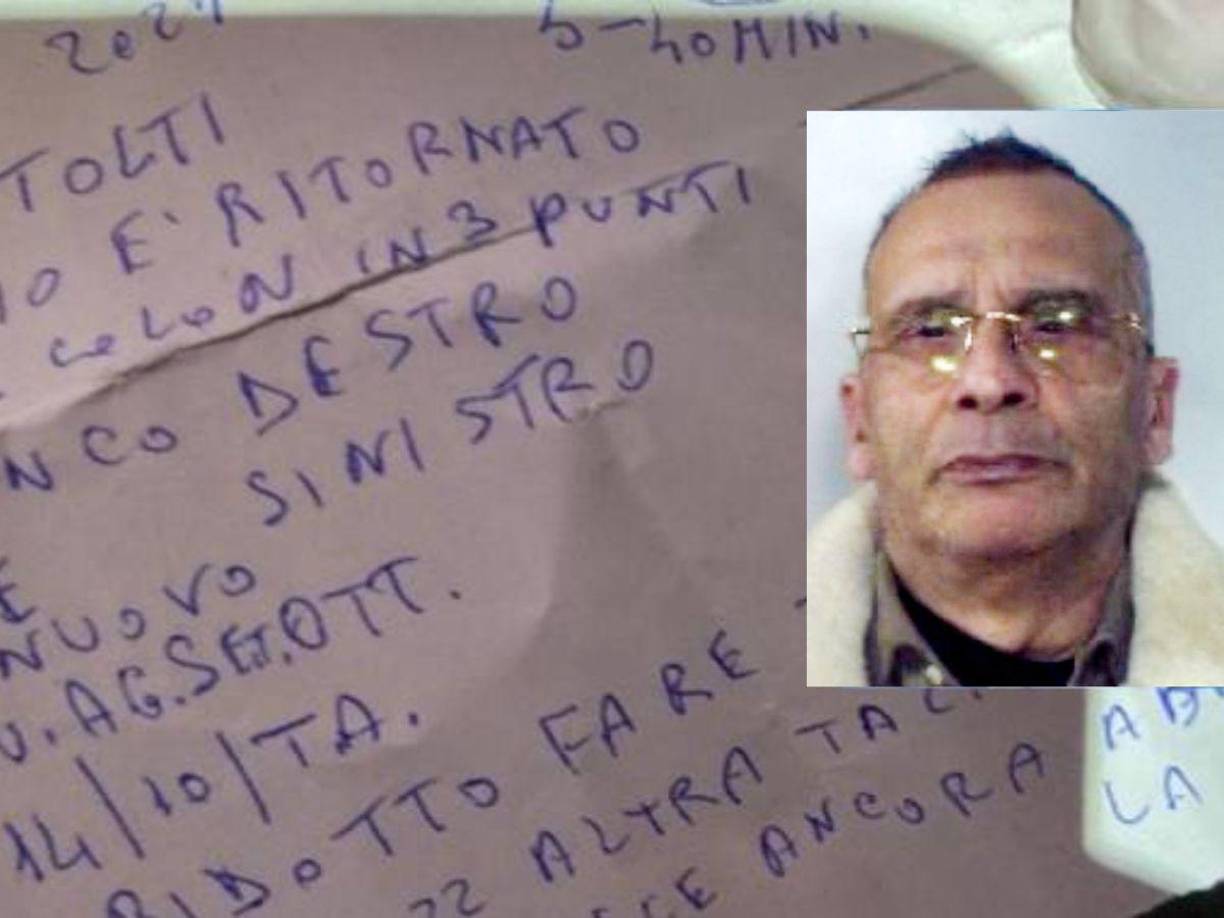 Se dice que Matteo Messina, escondido durante tres décadas, continuaba dictando órdenes a sus subordinados a través del sistema de pizzini, dejando pequeñas notas de papel dobladas debajo de una roca en una granja siciliana.