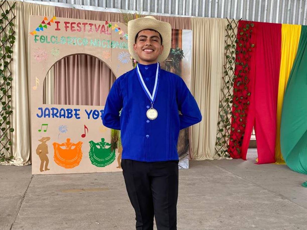 Osmin Emérito Vásquez, estudiante del noveno grado del Roberto Micheletti Baín, ganó el premio a Mejor Bailarín.