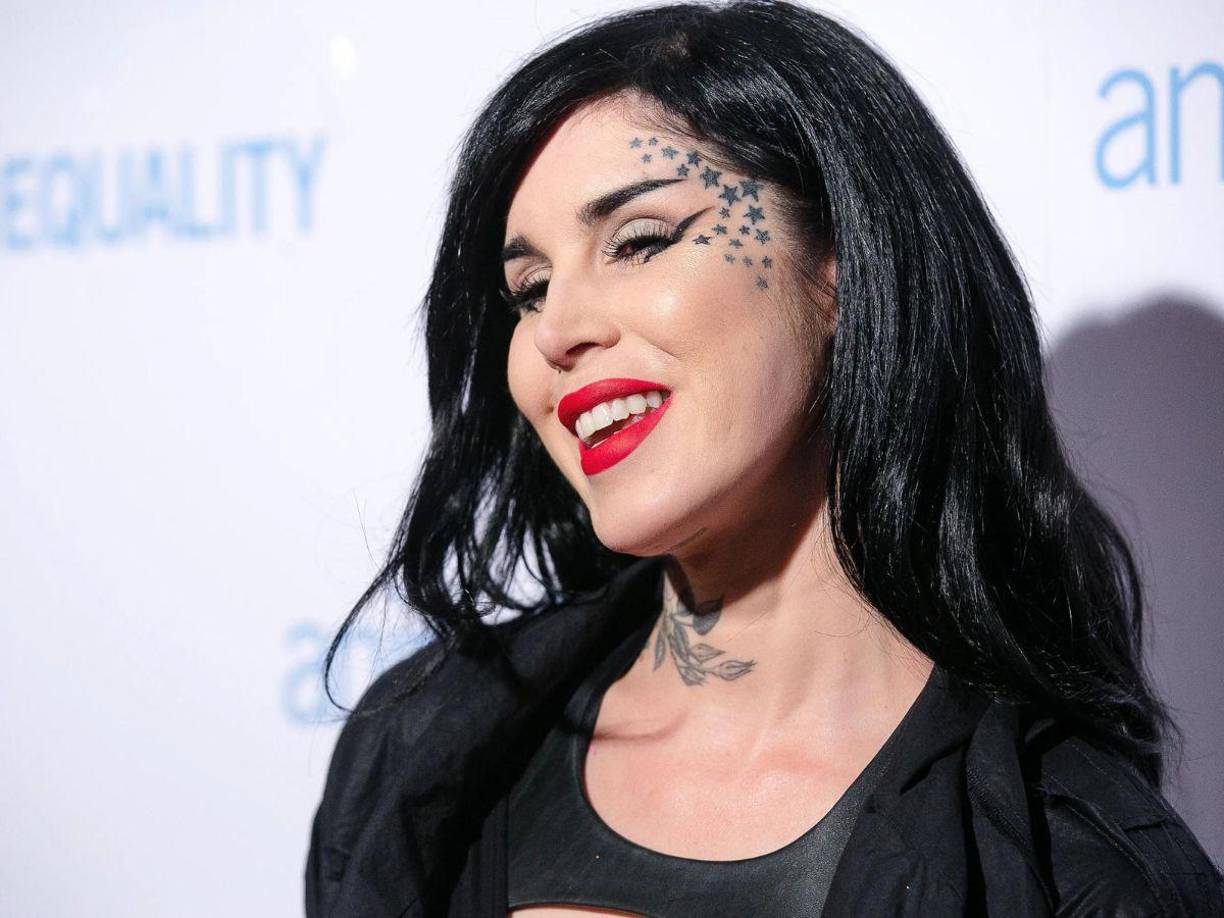 El año pasado, Kat ya había hablado sobre cambios en su vida, así como una “batalla espiritual” sobre lo que sentía en su actualidad, lo cual se termina por dar con su conversión al cristianismo.