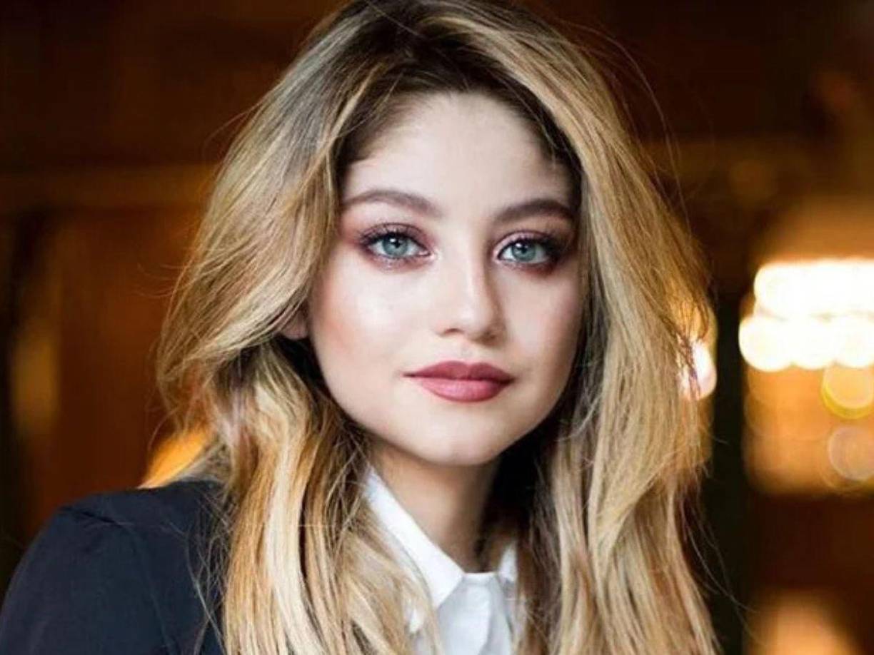 “¿Qué opinas de Ángela y Nodal? (leyó Karol en la transmisión en vivo). Ay, los Paninis, wey. No opino absolutamente nada porque la verdad es que, ay wey, no ayuda. Sinceramente a esas personas cómo les gusta c@.g4rla, ¿verdad? De verdad está muy heavy wey”, fueron las palabras de Karol Sevilla.