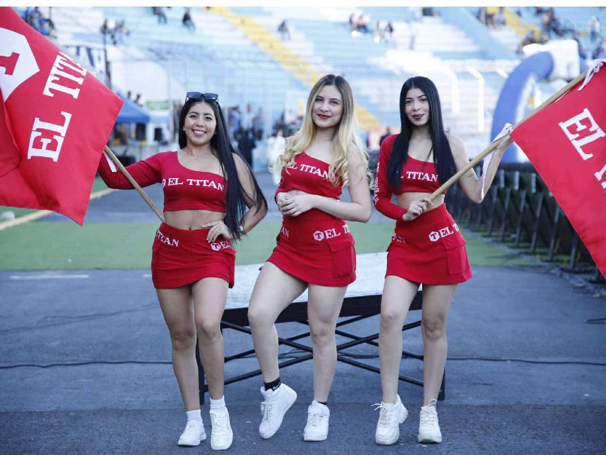 Las hermosas edecanes que adornaron la previa de la semifinal del Torneo Apertura 2024.